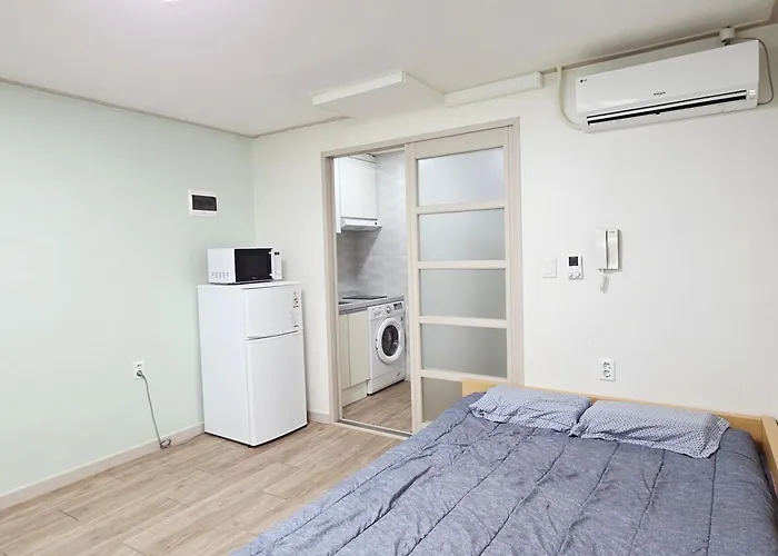 Daire J 9-minute Walk From Nakseongdae Station, Quiet Neighborhood Seul