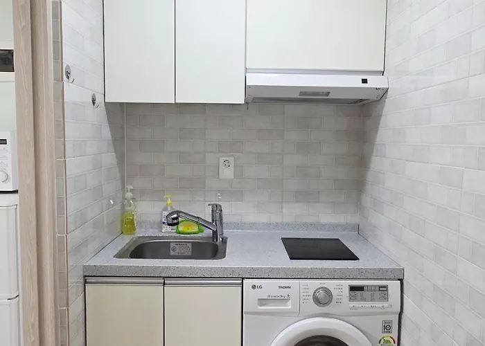 J 9-minute Walk From Nakseongdae Station, Quiet Neighborhood