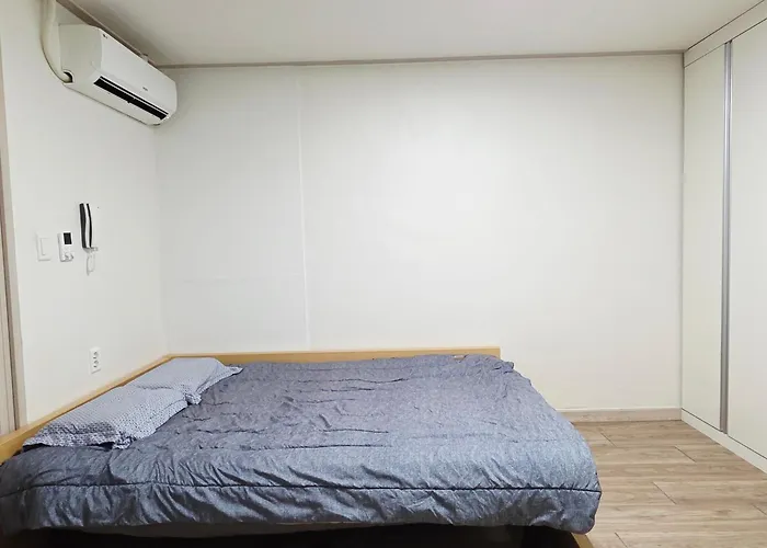 Daire J 9-minute Walk From Nakseongdae Station, Quiet Neighborhood Seul