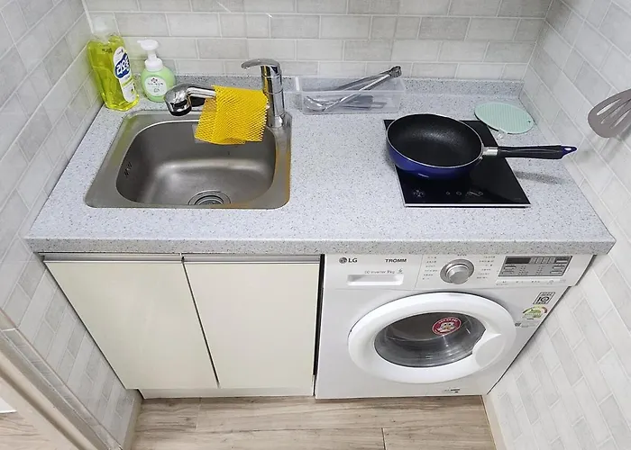 J 9-minute Walk From Nakseongdae Station, Quiet Neighborhood Daire