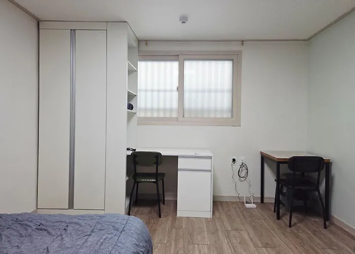 Daire J 9-minute Walk From Nakseongdae Station, Quiet Neighborhood *