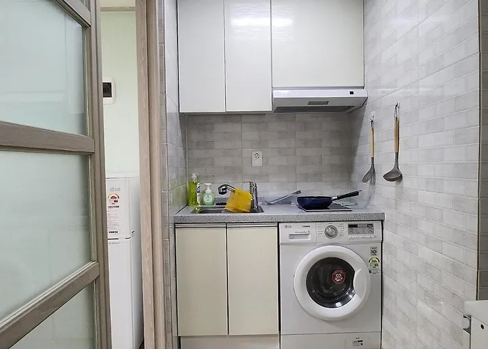 J 9-minute Walk From Nakseongdae Station, Quiet Neighborhood * Seul