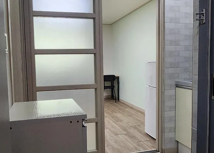 J 9-minute Walk From Nakseongdae Station, Quiet Neighborhood Seul