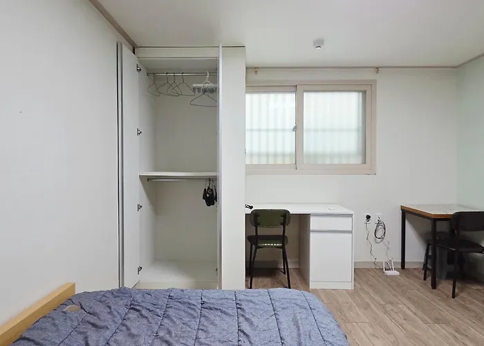 Daire J 9-minute Walk From Nakseongdae Station, Quiet Neighborhood
