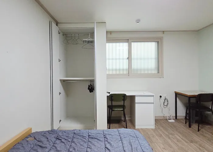 Daire J 9-minute Walk From Nakseongdae Station, Quiet Neighborhood Seul