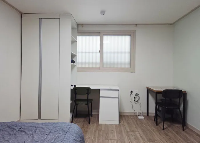 J 9-minute Walk From Nakseongdae Station, Quiet Neighborhood *
