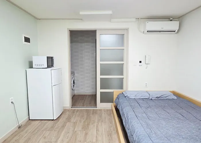 Daire J 9-minute Walk From Nakseongdae Station, Quiet Neighborhood *